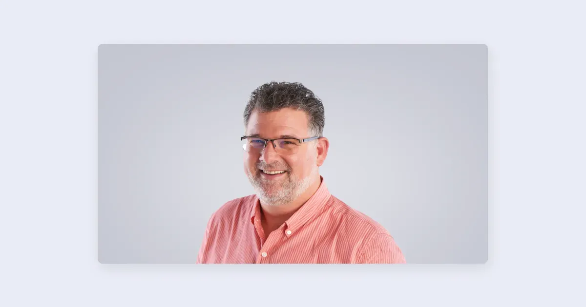 Comment PureRED a transformé sa création de contenu grâce à la photographie produit automatisée