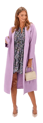 Modèle en manteau lavande
