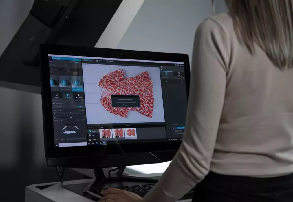 Utilisation d’un logiciel automatisé pour traiter une photo de vêtement en flat lay