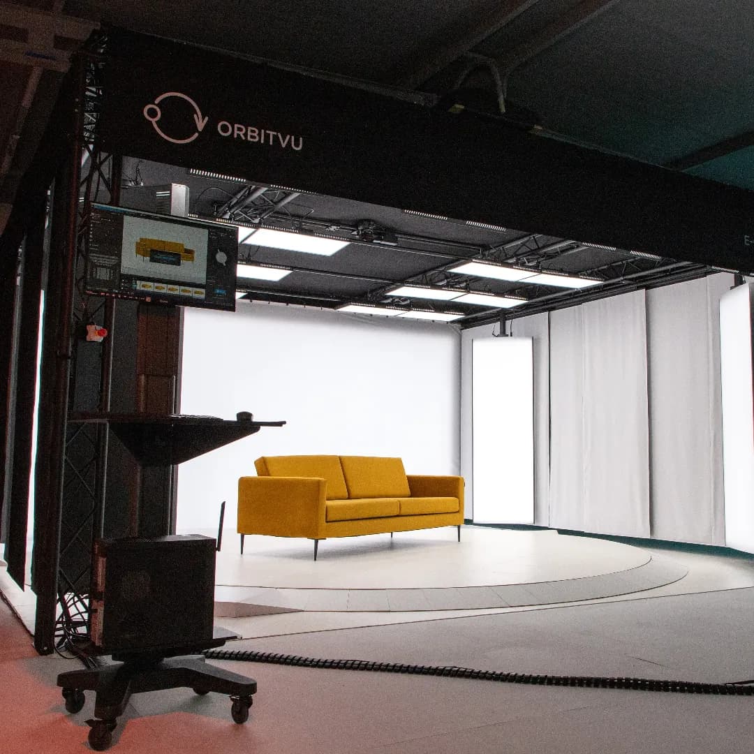Plateau tournant de photographie 360 pour studio meuble Orbitvu avec canapé