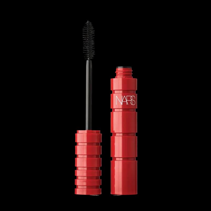 Produits de soins de la peau et cosmétiques disposés dans le studio Orbitvu