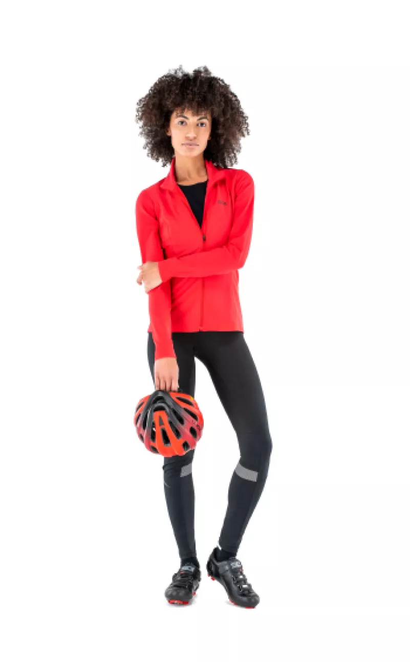 Packshot d’une femme en tenue de cyclisme