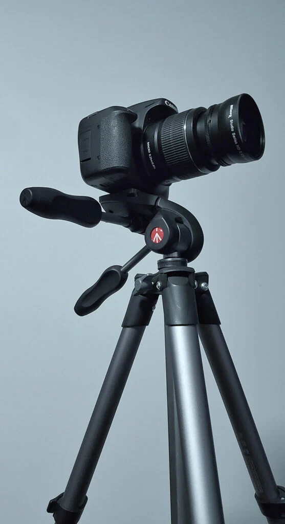 Appareil sur un trépied pour la photographie de produit de bijoux