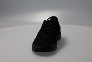 chaussure de sport noire - configuration d'éclairage de photographie de produit 360