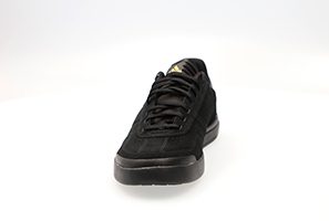 chaussure de sport noire - exemple de lumière de photographie de produit 360